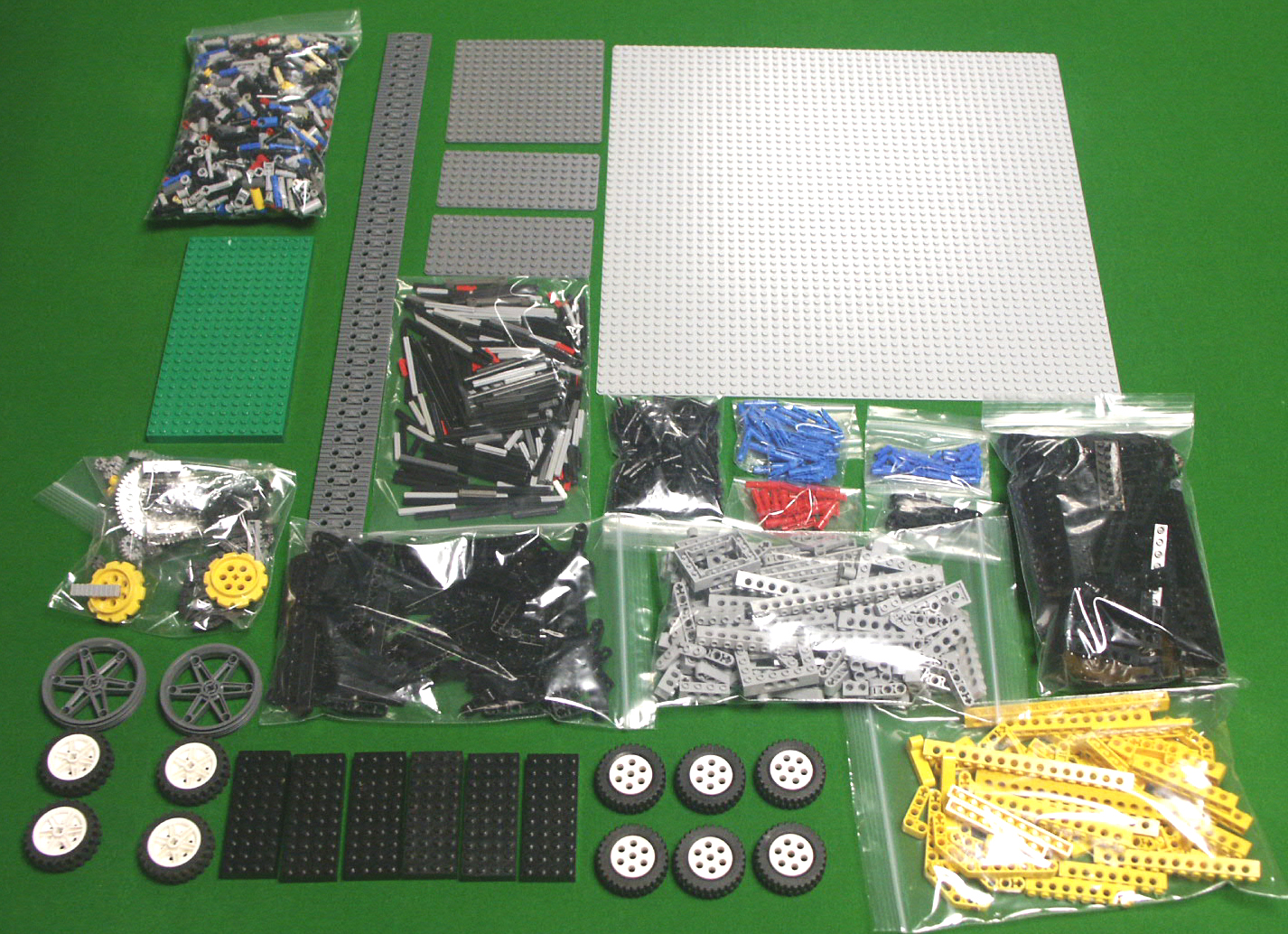 LEGO 1 kg - Mixed Parts - Bricks Plates Mix - 1 kilo, 1 kilogram, 1 kg Bulk  Lot